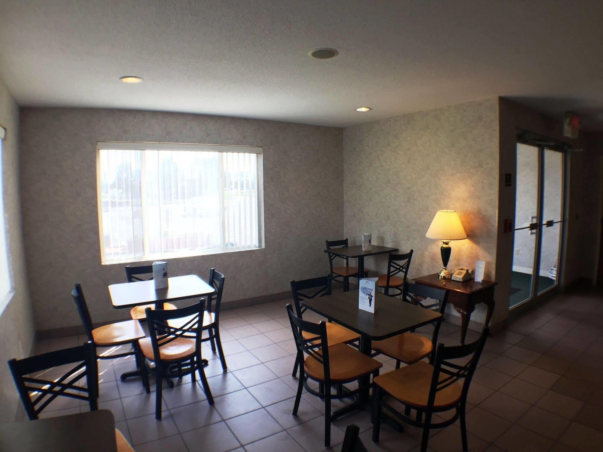 Super 8 By Wyndham 2* Canandaigua